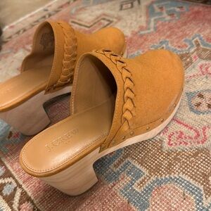 JCrew camel color clog with wood heel and stud detailing - size 7